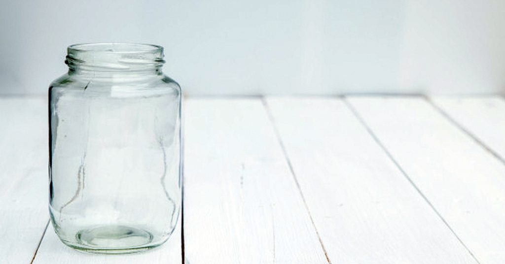 Tarros de cristal y madera para tus plantas