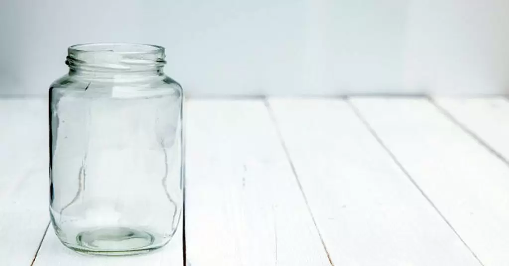 Tarros de cristal y madera para tus plantas